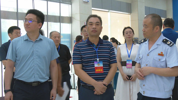 政协常德市武陵区第十四届委员会第三十五次主席会议视察财政工作